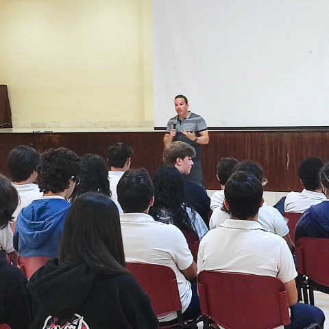 Visita del Rector de la Escuela libre de derecho de Puebla 