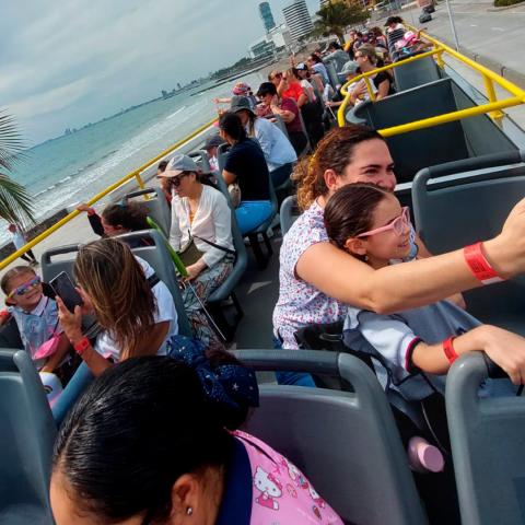 Alumnos de preescolar en el Aquarium Veracruz